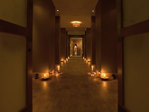 Couples treatment rooms, sauna, hot tub, body treatments, hydrotherapy