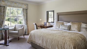 Safe på rommet, skrivebord, strykejern/-brett og wi-fi (inkludert)