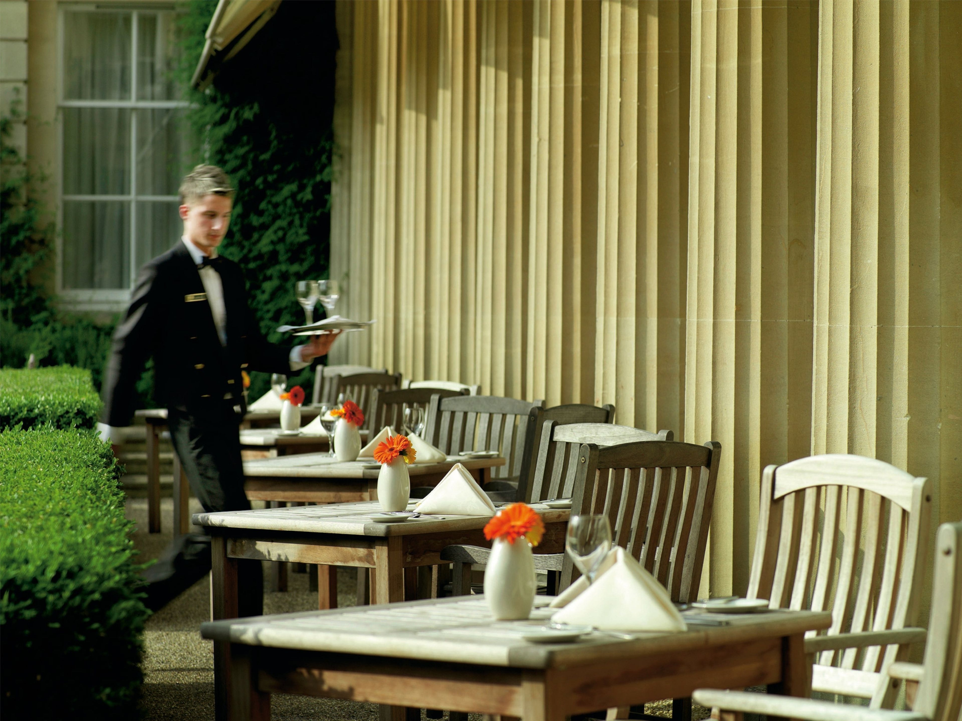 Breakfast, dinner served; Regional cuisine, garden views 