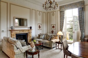 In-room safe, desk, iron/ironing board, free WiFi