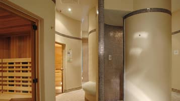 Salas para tratamentos a dois, sauna seca, banheira de hidromassagem