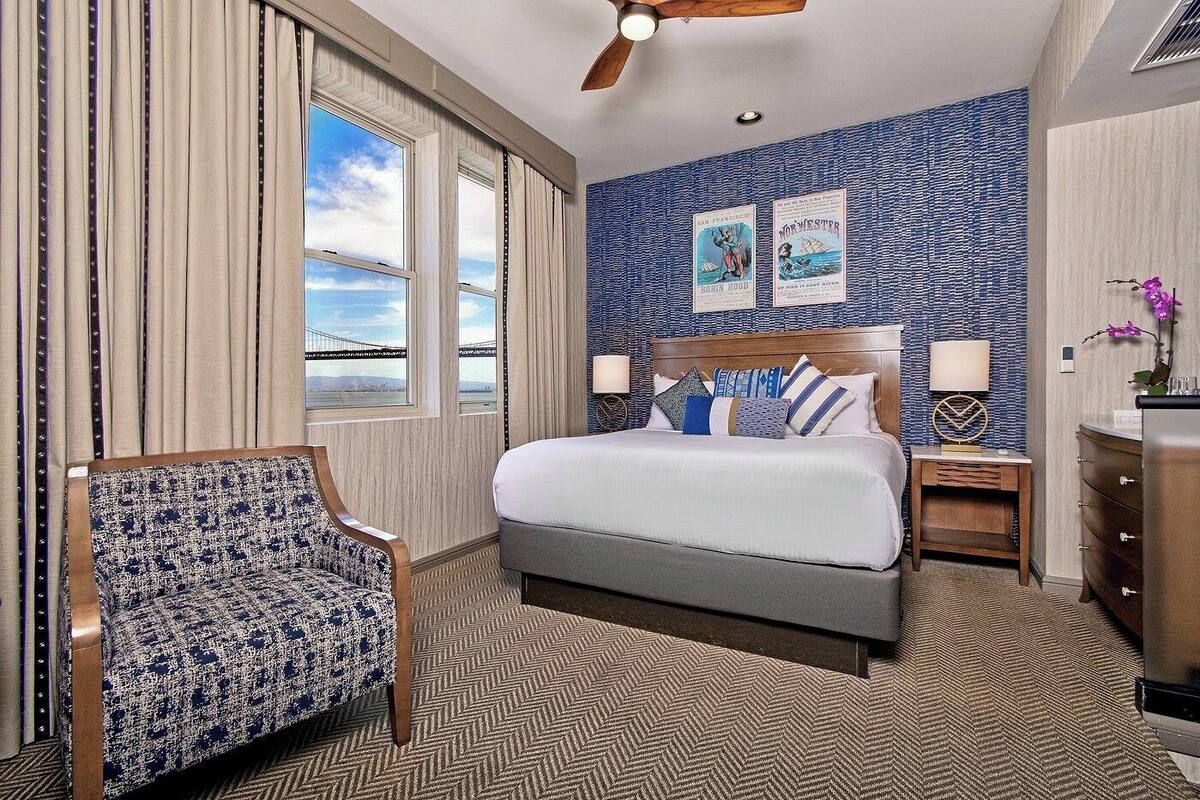 Premium bedding, in-room safe, desk, laptop workspace