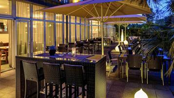 Breakfast, lunch, dinner served; international cuisine, garden views