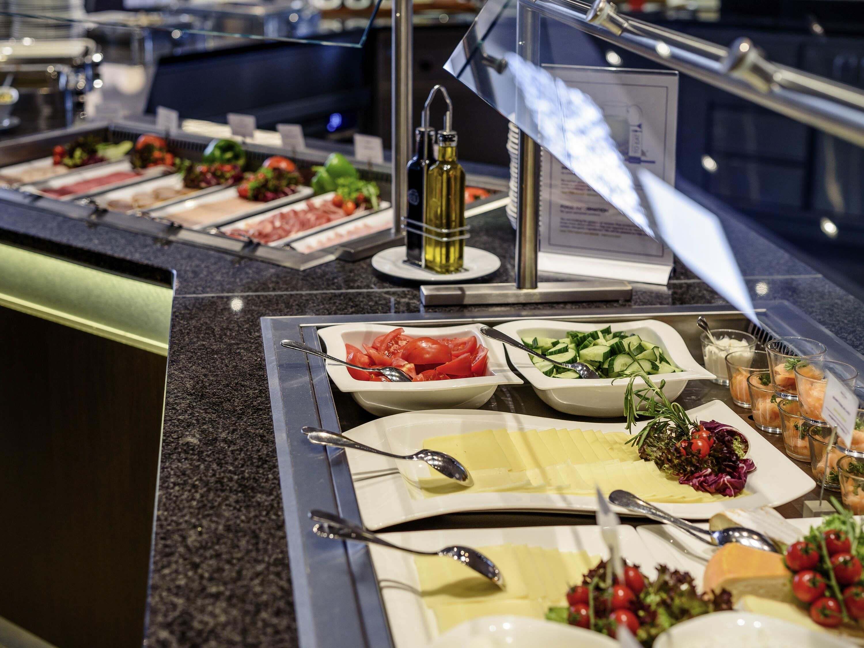 Petit déjeuner buffet servi en supplément en semaine
