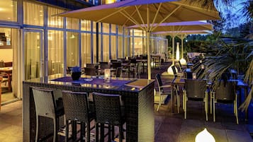 Breakfast, lunch, dinner served; international cuisine, garden views