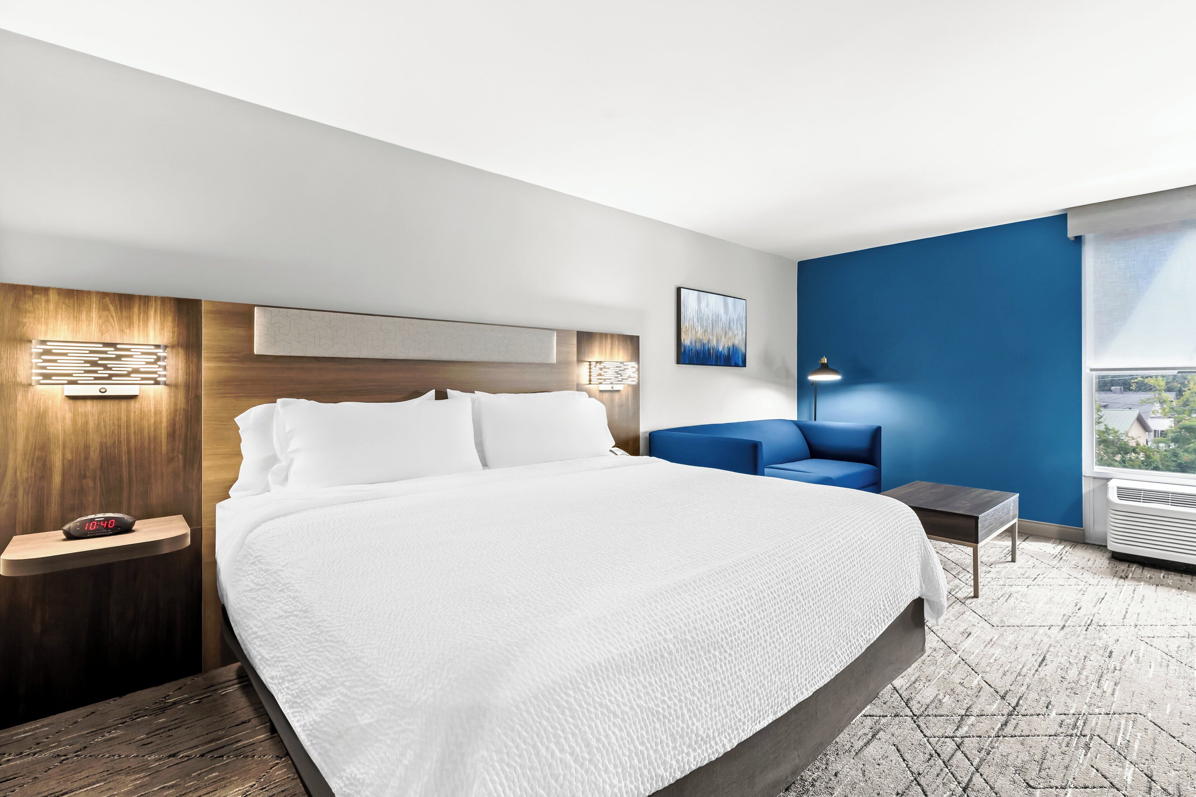 1 bedroom, in-room safe, desk, iron/ironing board