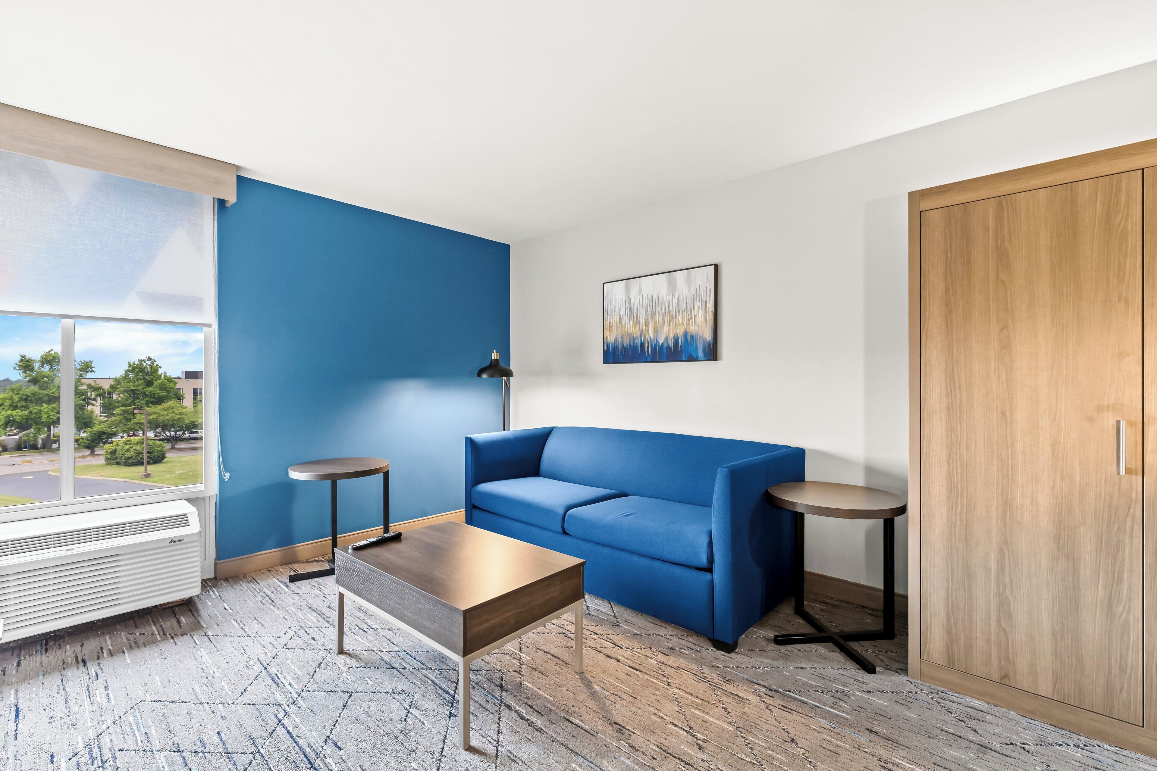 suite, 1 king bed (bath walk-in shower) | 1 bedroom, in-room safe, desk, iron/ironing board