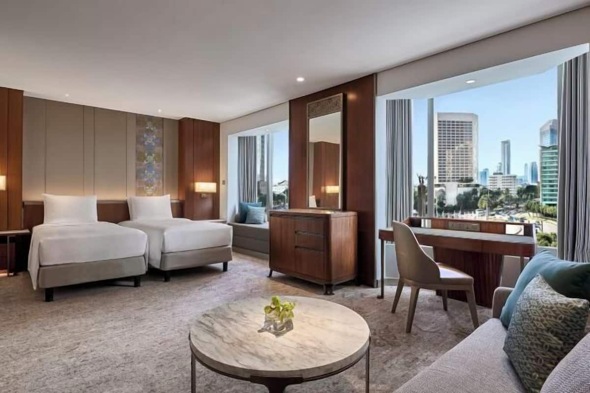 Premium bedding, minibar, in-room safe, desk