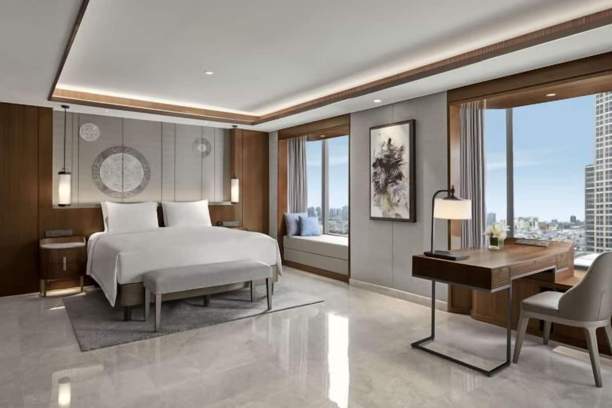 Premium bedding, minibar, in-room safe, desk