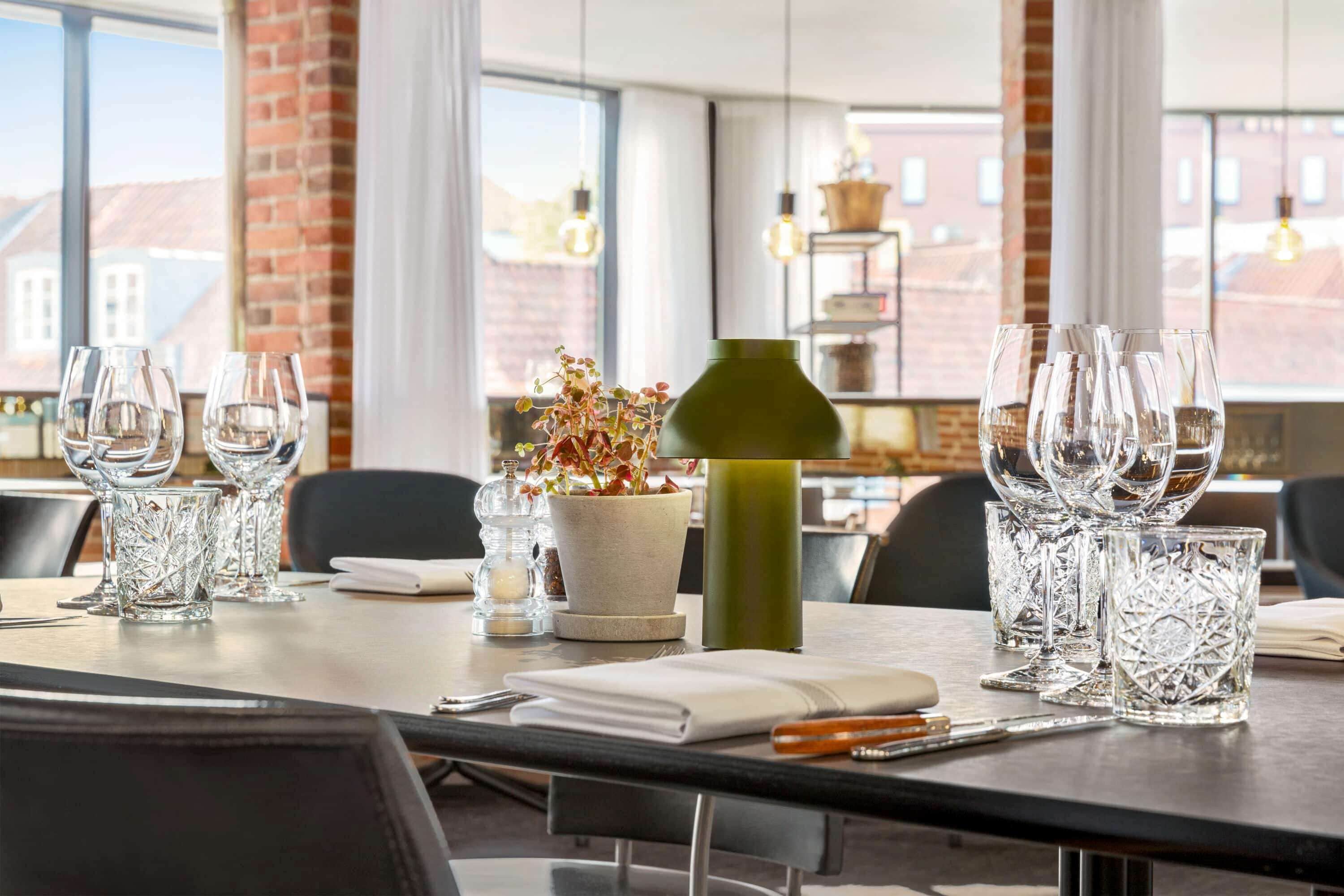 breakfast, lunch and dinner served