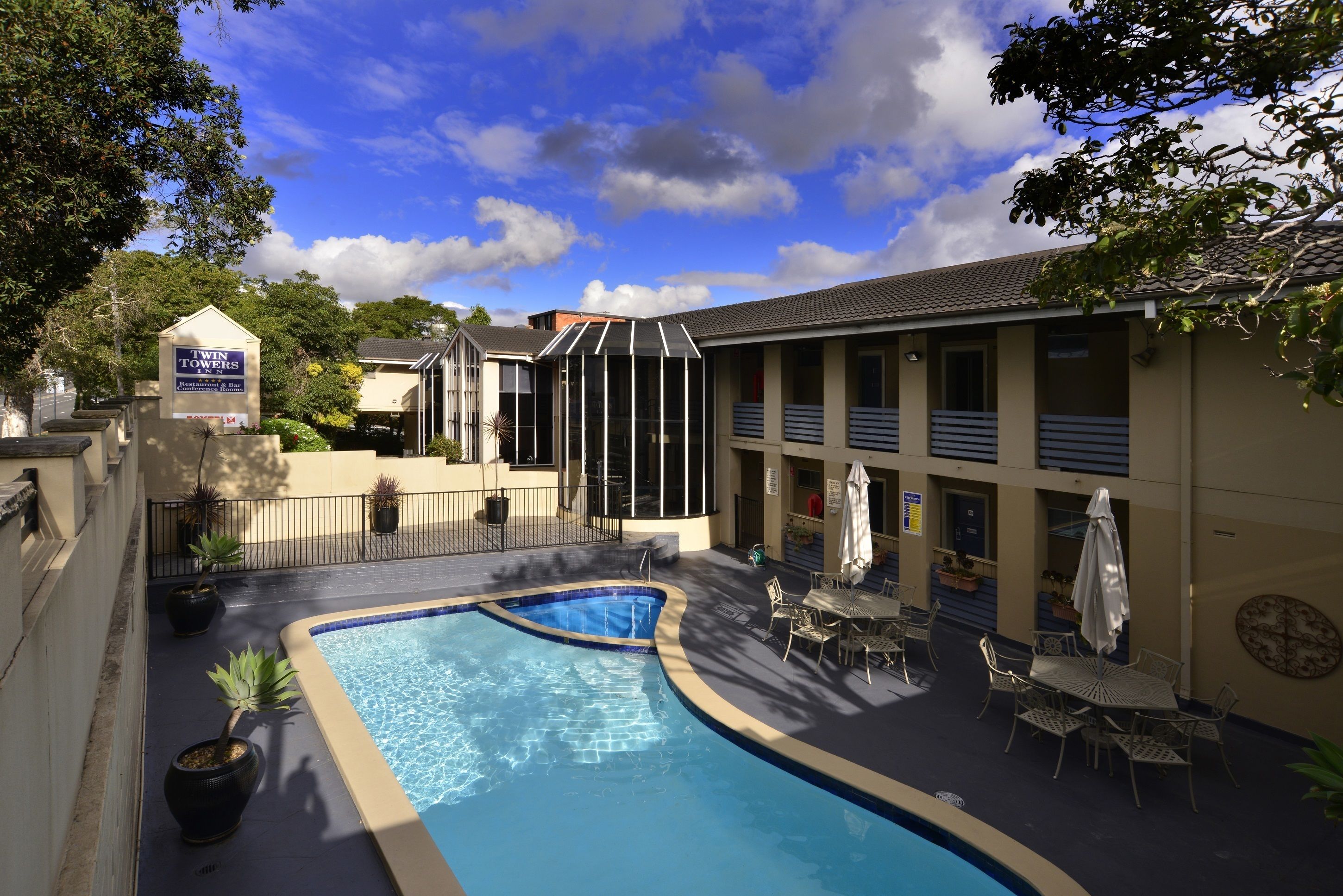 Foto - Twin Towers Inn