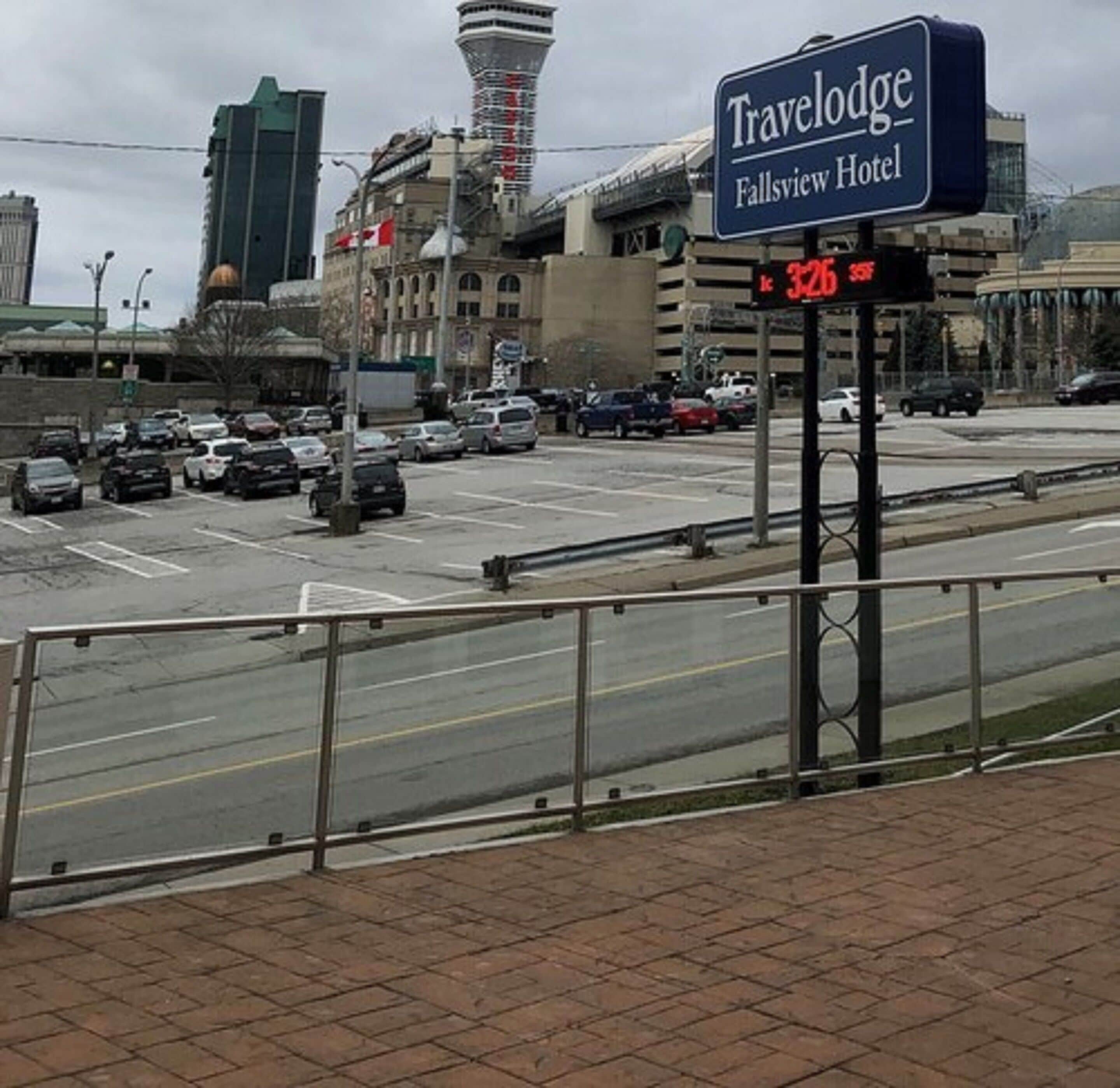 Photo - Travelodge by Wyndham Niagara Falls Fallsview