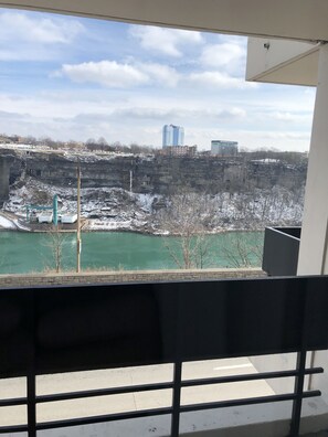 Terrace/patio - Travelodge by Wyndham Niagara Falls Fallsview (Niagara Falls)