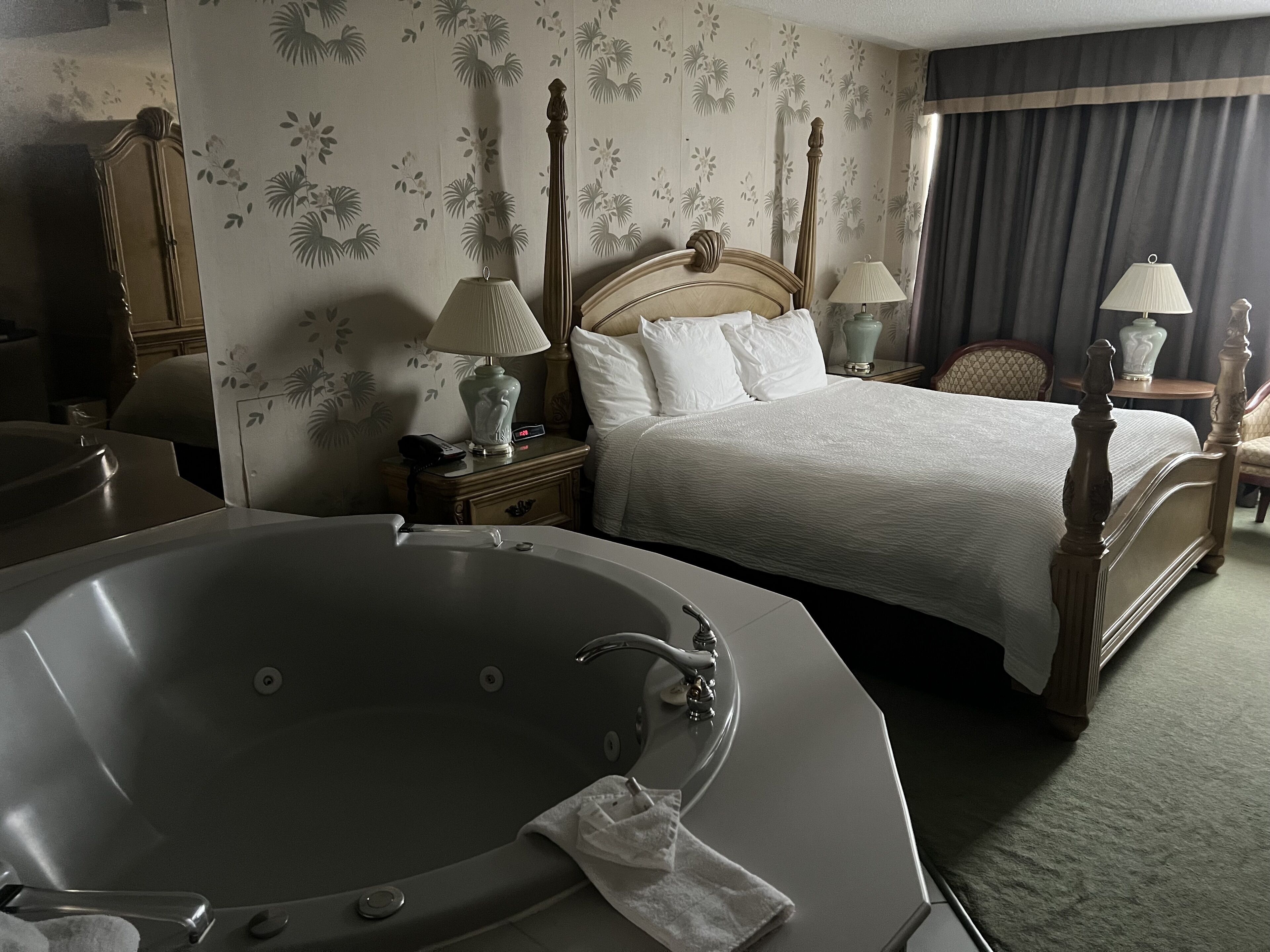 Photo - Travelodge by Wyndham Niagara Falls Fallsview