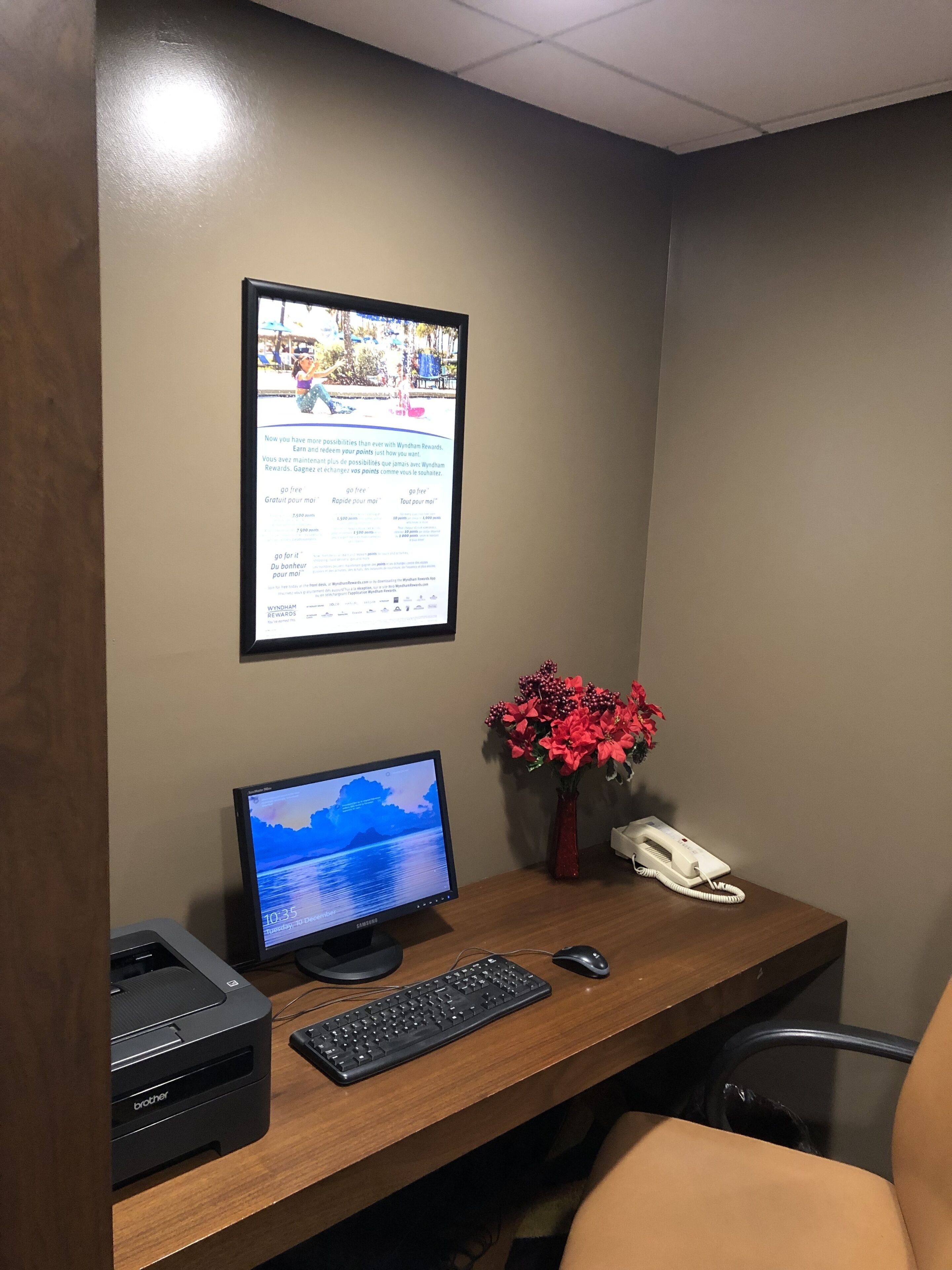 Photo - Travelodge by Wyndham Niagara Falls Fallsview