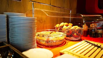 Tägliches kontinentales Frühstück (17 EUR pro Person)