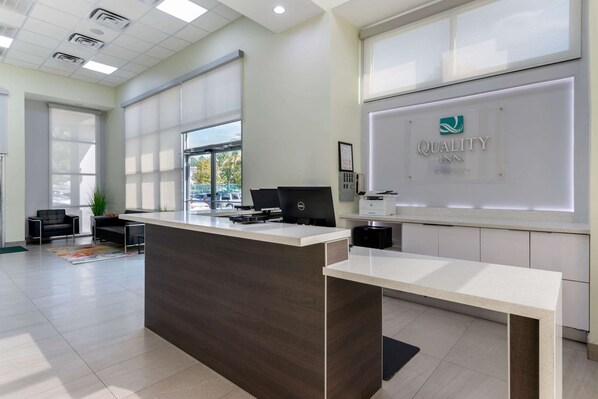 Lobby - Quality Inn University North I-75 (Gainesville)