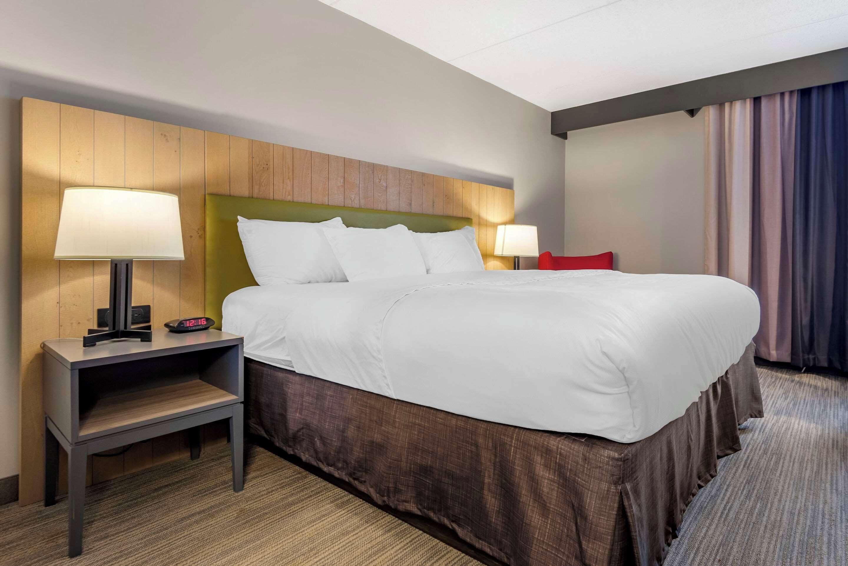 egyptian cotton sheets, premium bedding, down duvets, pillow-top beds