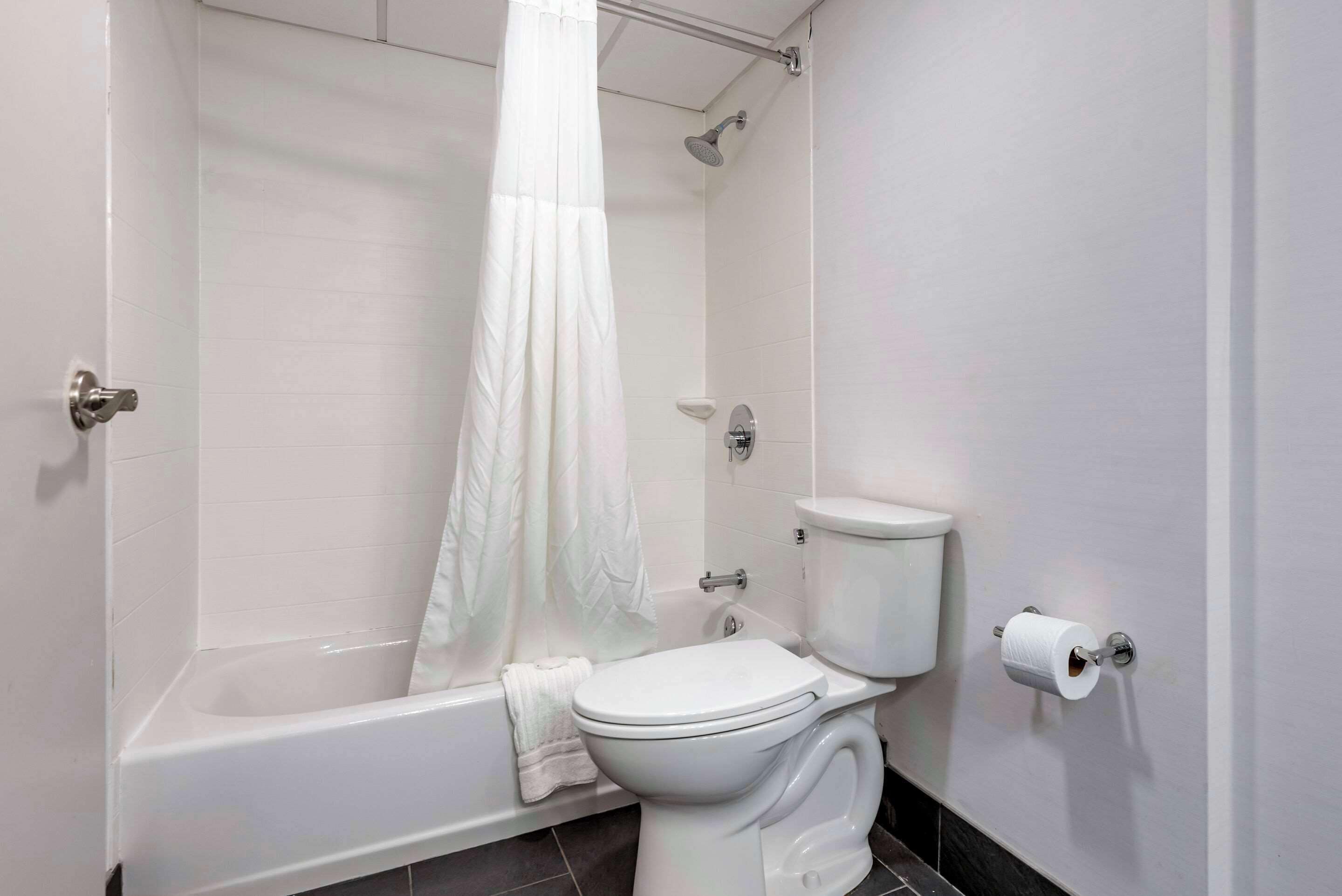 suite, multiple beds, non smoking | egyptian cotton sheets, premium bedding, down duvets, pillow-top beds