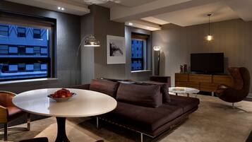 Premium bedding, pillow-top beds, minibar, in-room safe