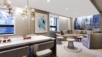 Presidential Suite | Premium bedding, pillowtop beds, minibar, in-room safe