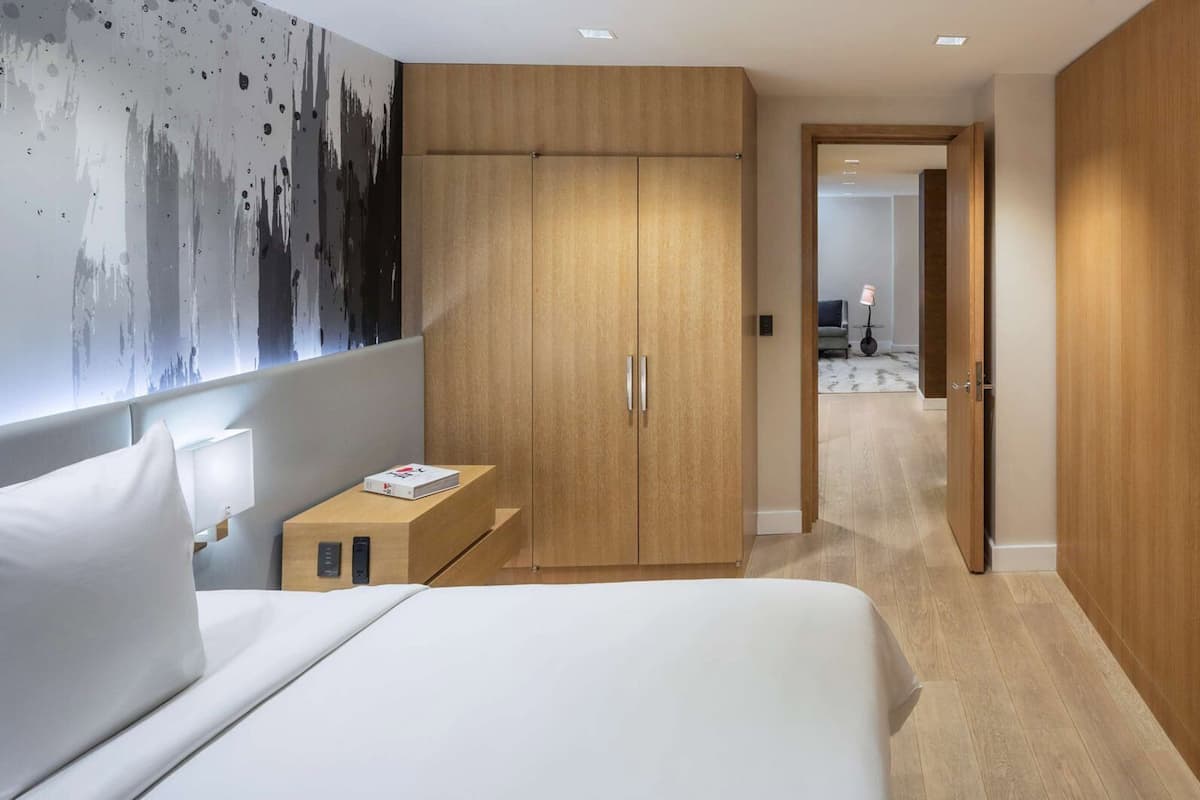 Premium bedding, pillow-top beds, minibar, in-room safe