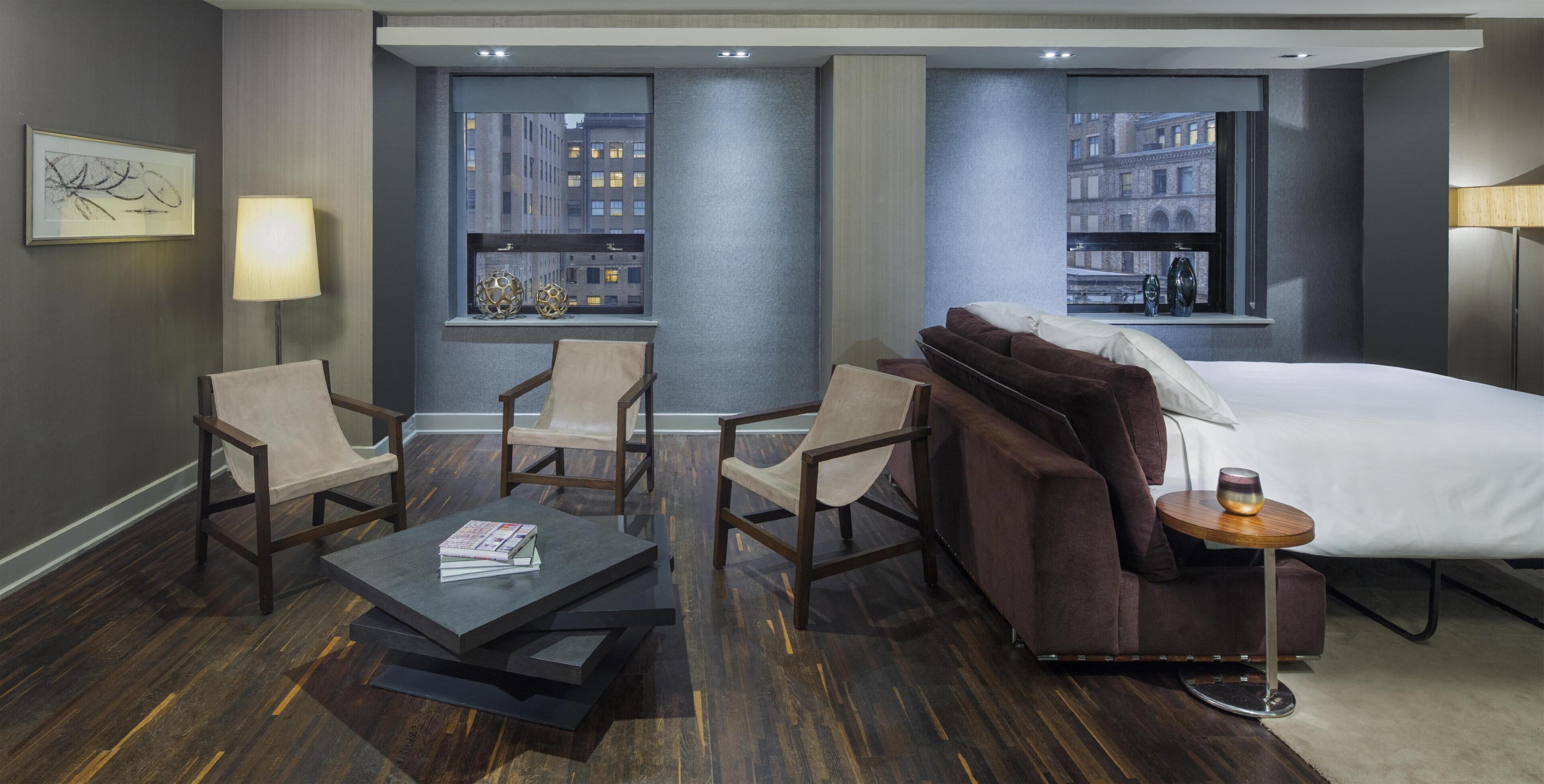 Ropa de cama de alta calidad, colchones con pillow-top y minibar 