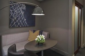 Suite, Corner | Premium bedding, pillowtop beds, minibar, in-room safe - Hyatt Grand Central New York (New York)