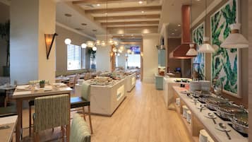 5 restaurantes; se sirven desayunos