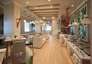 5 restaurants, breakfast served