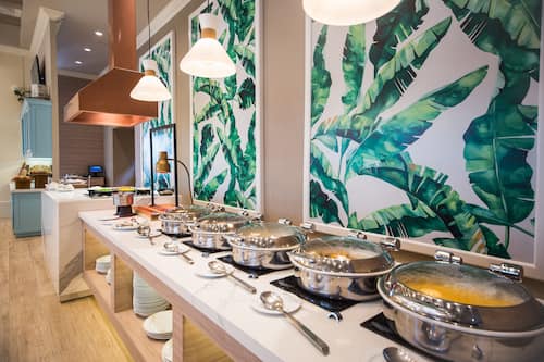 Desayuno buffet todos los días (con cargo)