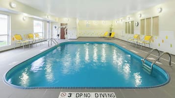 Una piscina cubierta