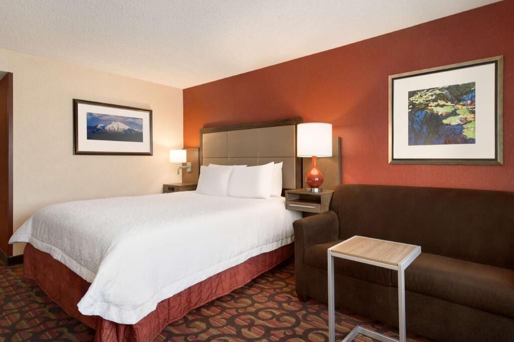 Premium bedding, pillowtop beds, in-room safe, desk