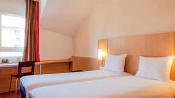 Standaard tweepersoonskamer, 1 tweepersoonsbed | Luxe beddengoed, pillowtop-bedden, een bureau, een laptopwerkplek