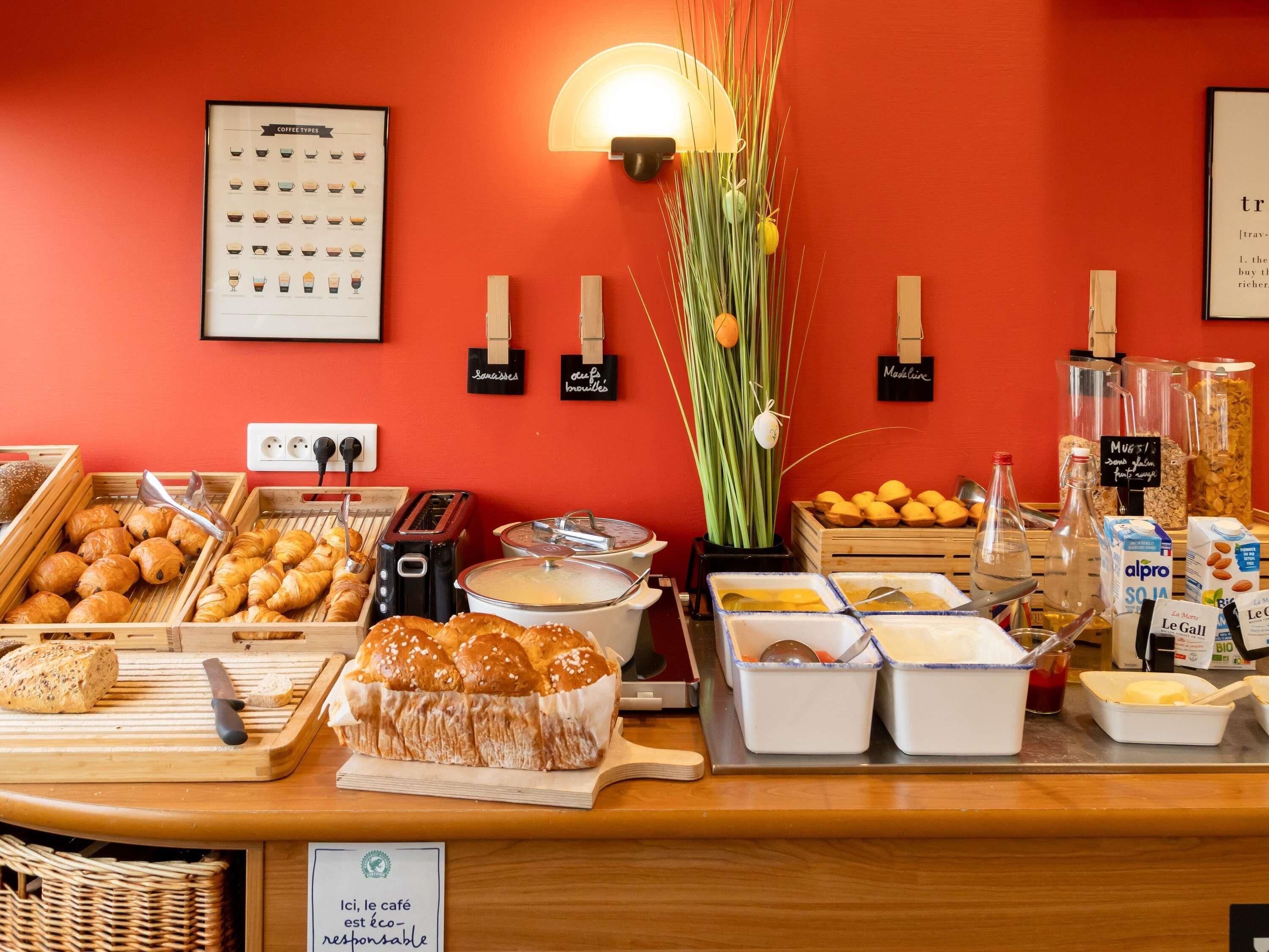 Tägliches Frühstücksbuffet gegen Gebühr