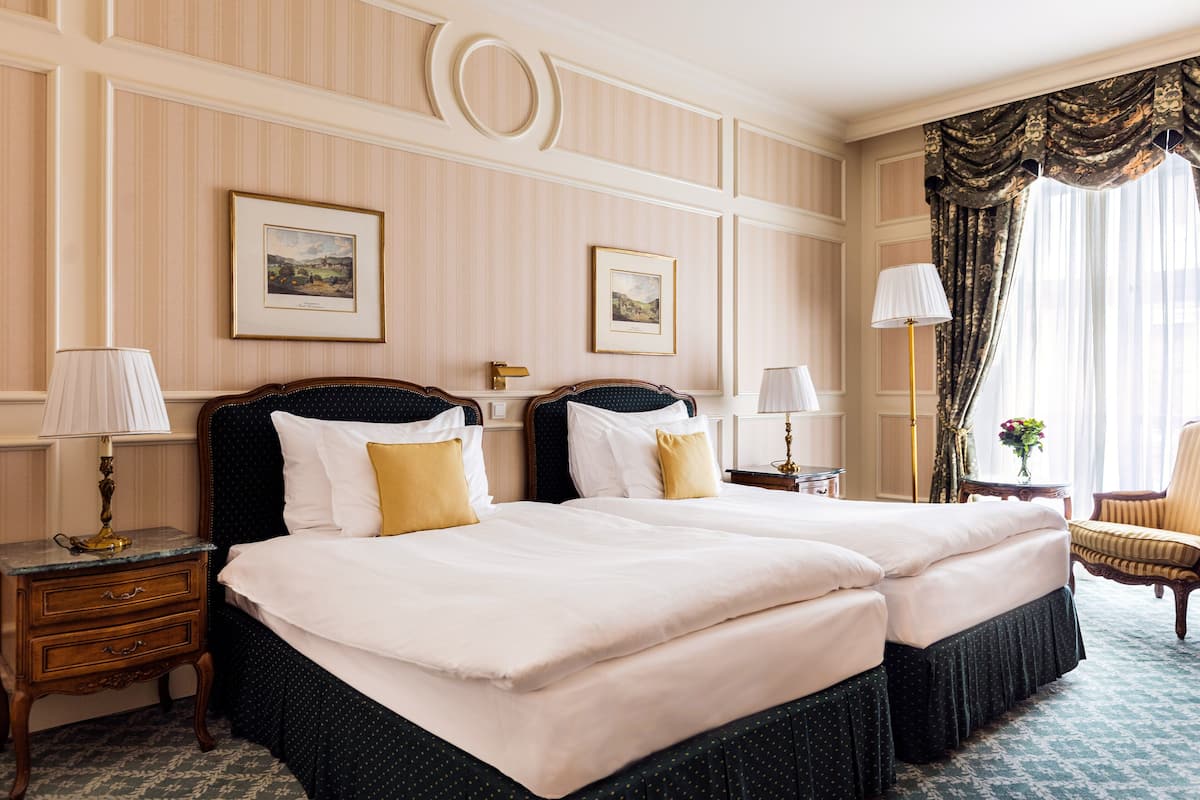 1 bedroom, hypo-allergenic bedding, minibar, in-room safe