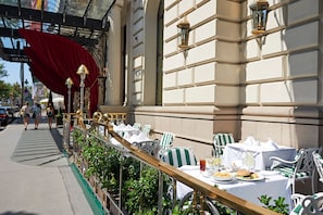 Cafe