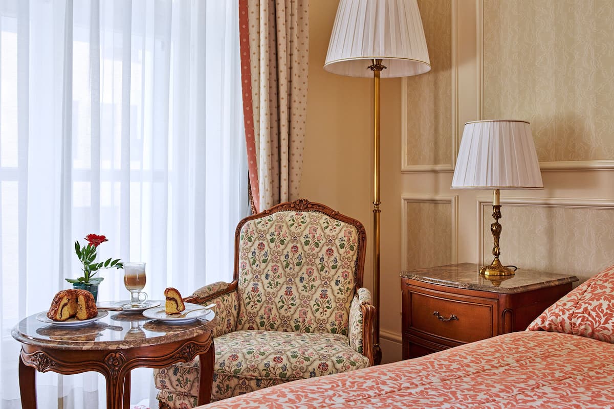 1 habitación, ropa de cama hipoalergénica y minibar