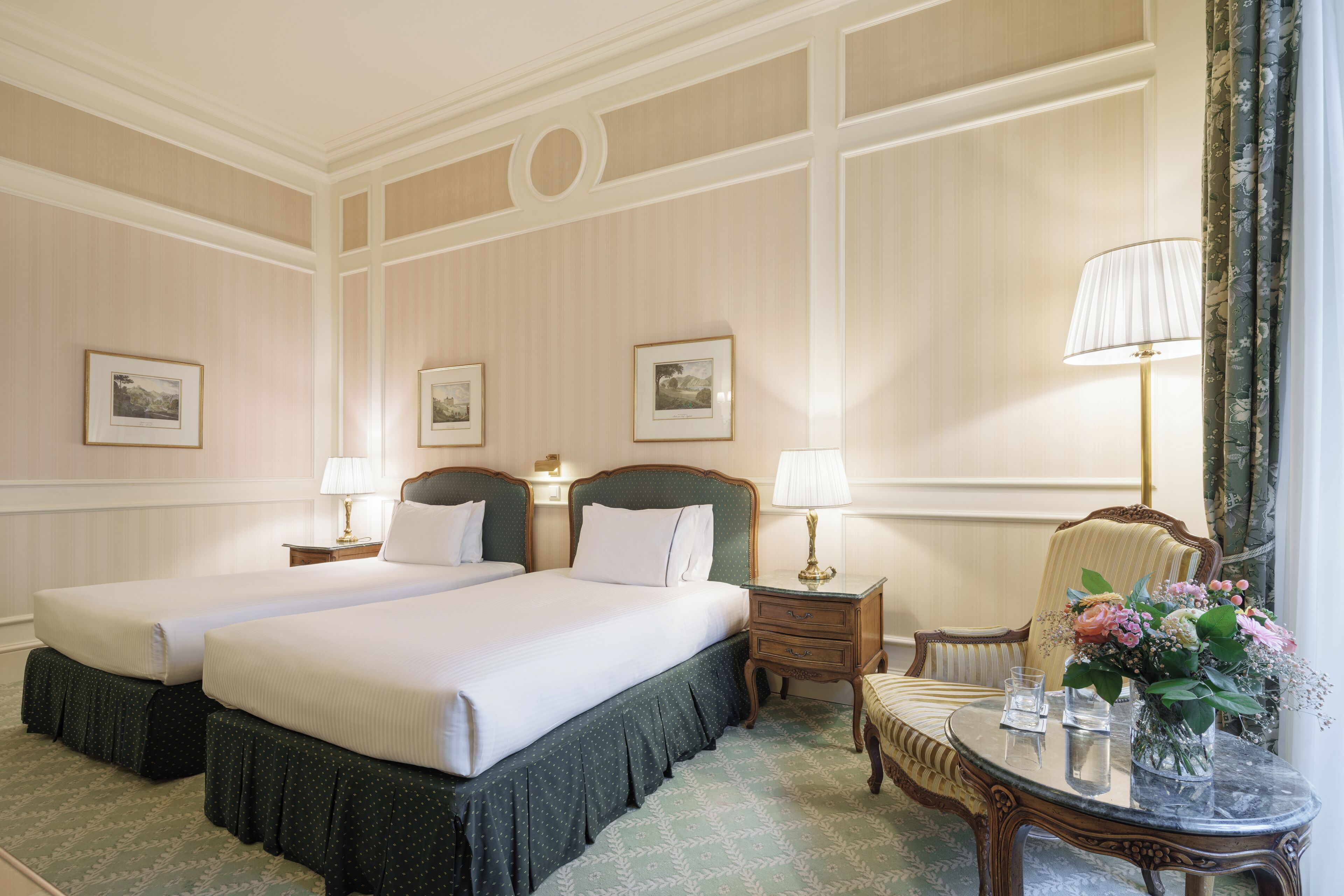 Hypo-allergenic bedding, minibar, in-room safe, desk