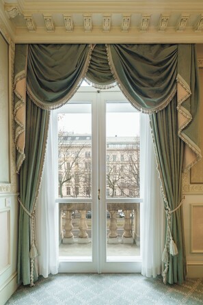 Superior Room (Single Use | Ring Road View) | Hypo-allergenic bedding, minibar, in-room safe, desk - Eurostars Grand Hotel Wien (Vienna)