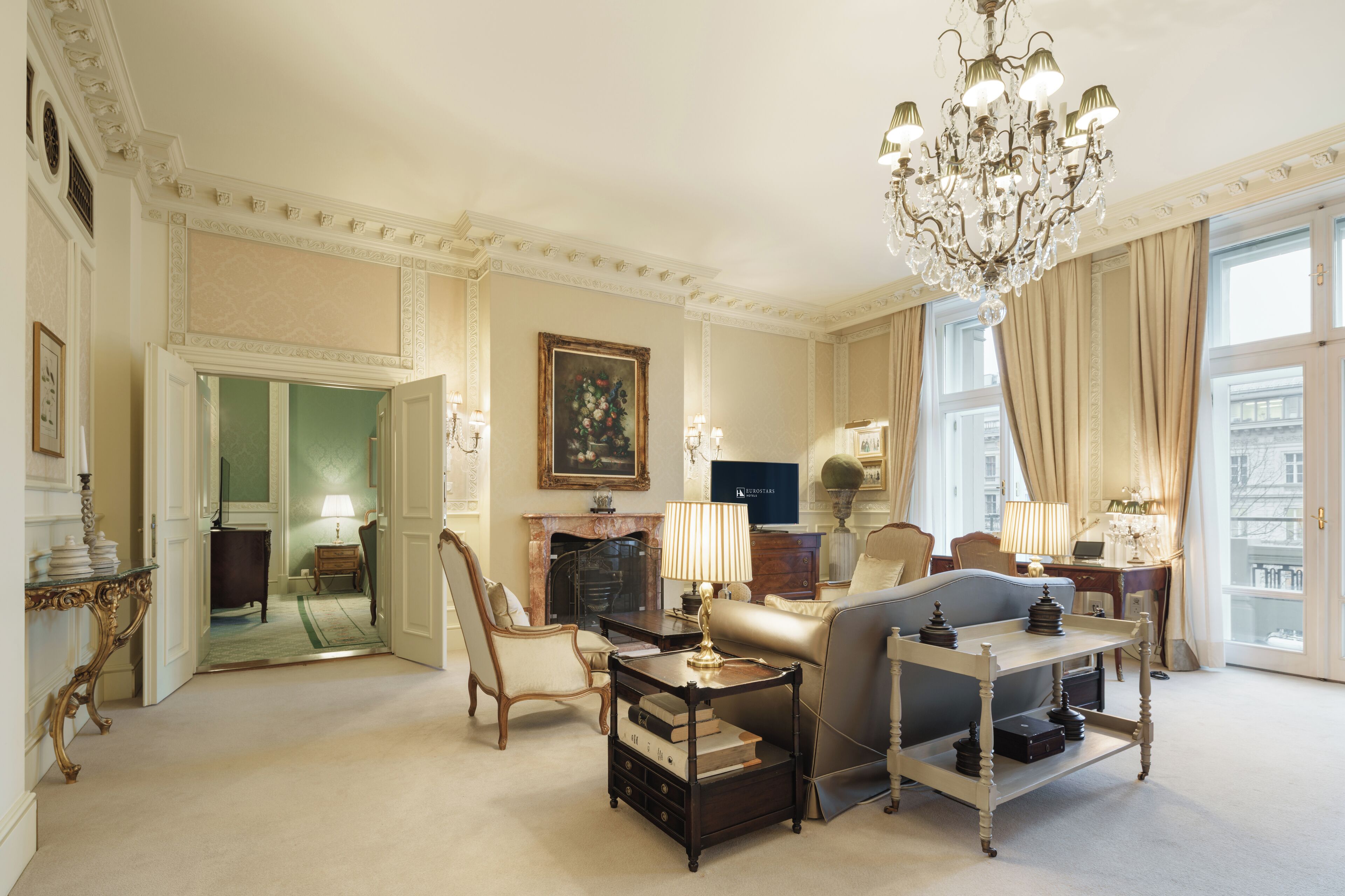 Allergikerbettwaren, Minibar, Zimmersafe, Schreibtisch