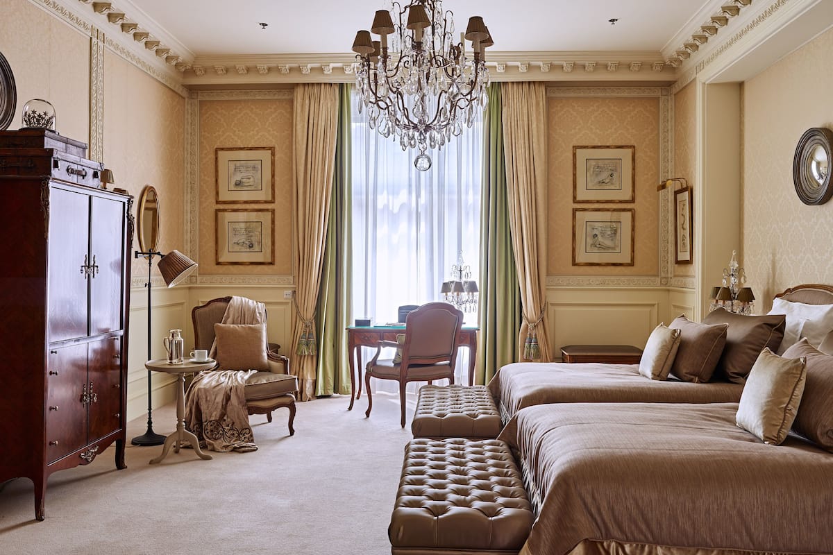 1 bedroom, hypo-allergenic bedding, minibar, in-room safe