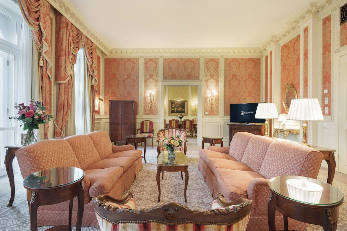 Presidential Suite | Hypo-allergenic bedding, minibar, in-room safe, desk