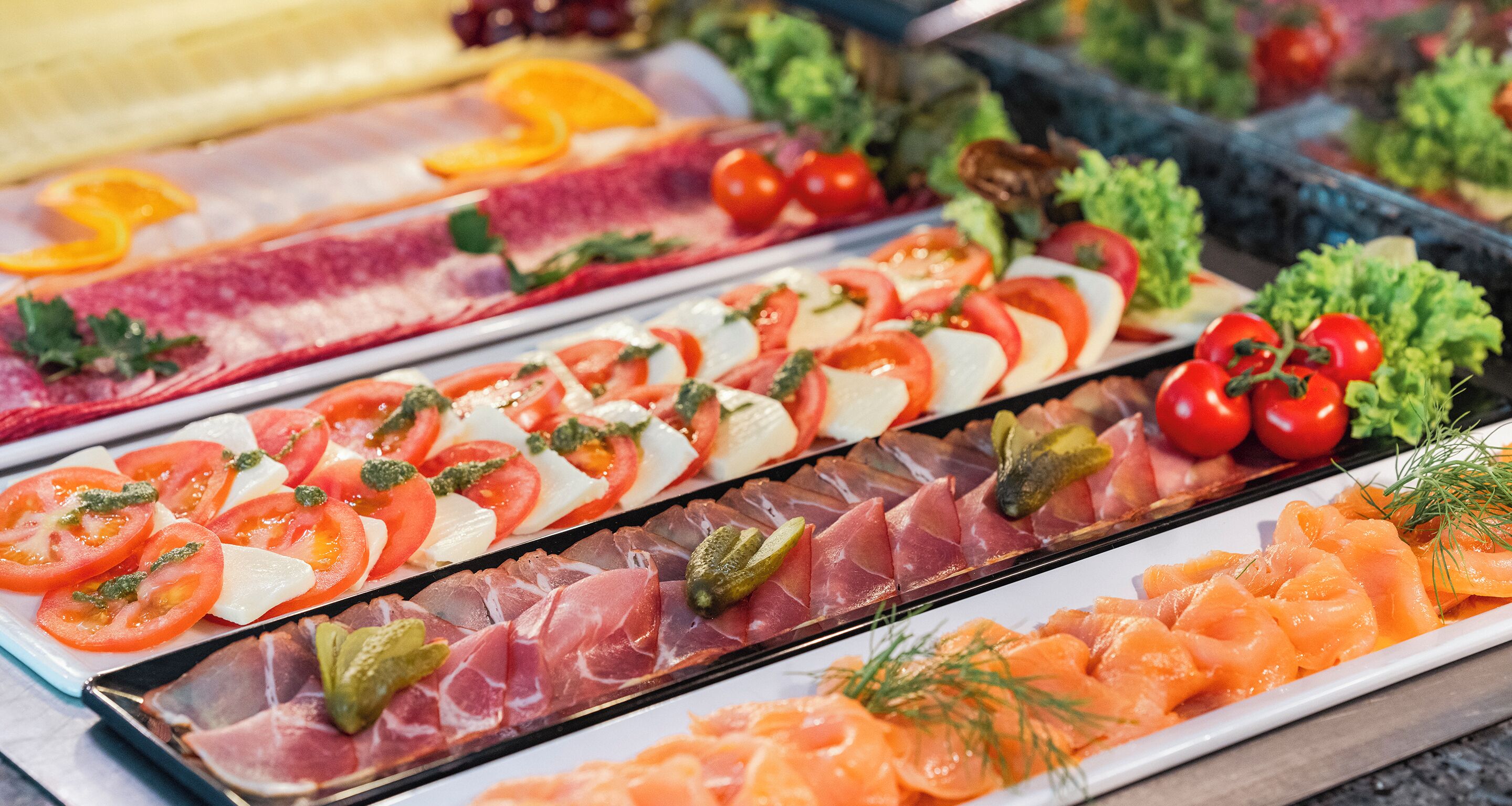 Frukostbuffé varje dag (EUR 19.00 per person)