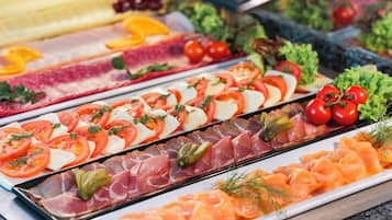 Frukostbuffé varje dag (EUR 19.00 per person)