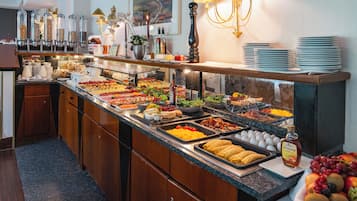 Daily buffet breakfast (EUR 19.00 per person)