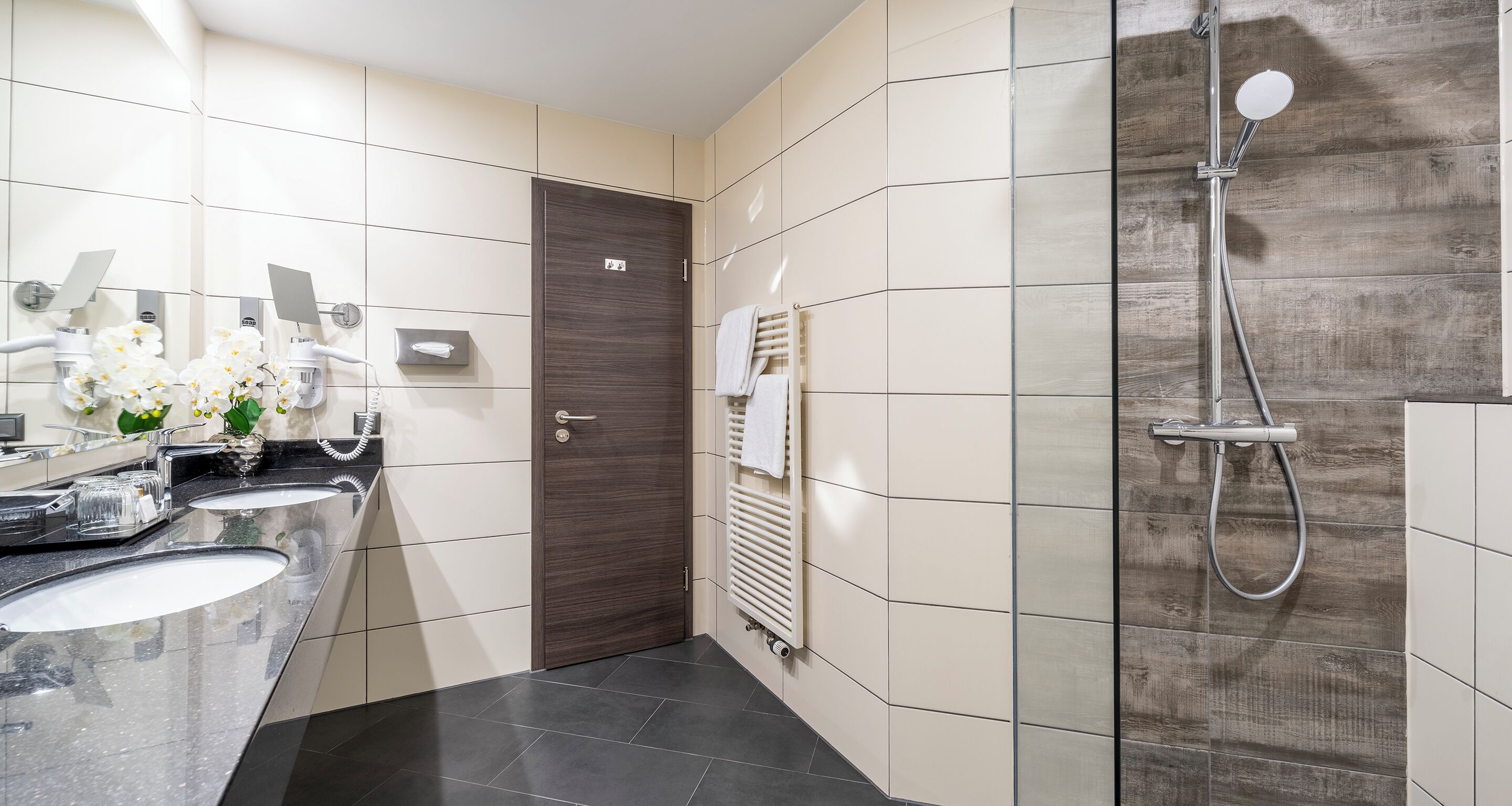 Foto - PLAZA INN Schmöker-Hof