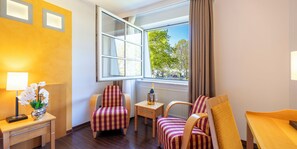 Standard Room, 1 Queen Bed