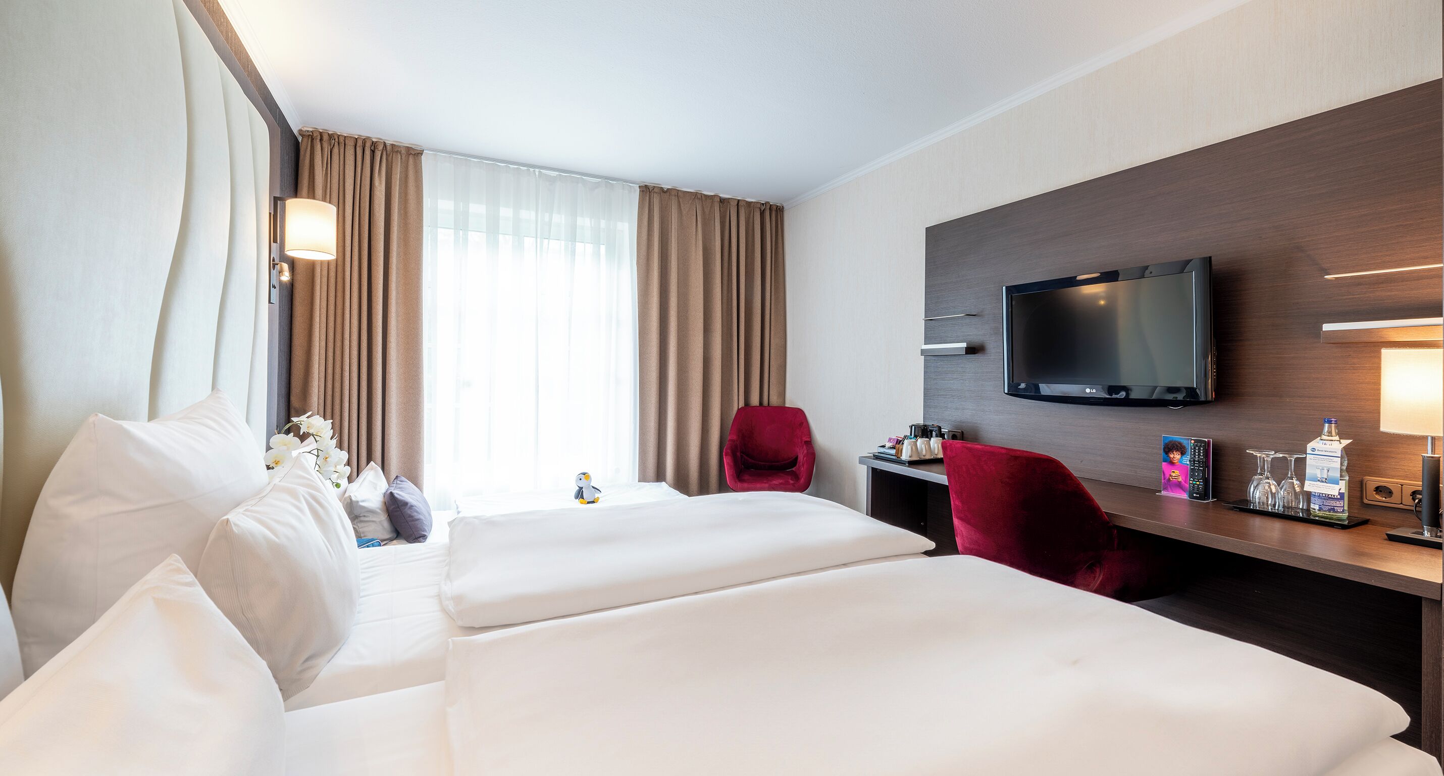 Chambre Confort, 2 lits une place (with sleep chair)