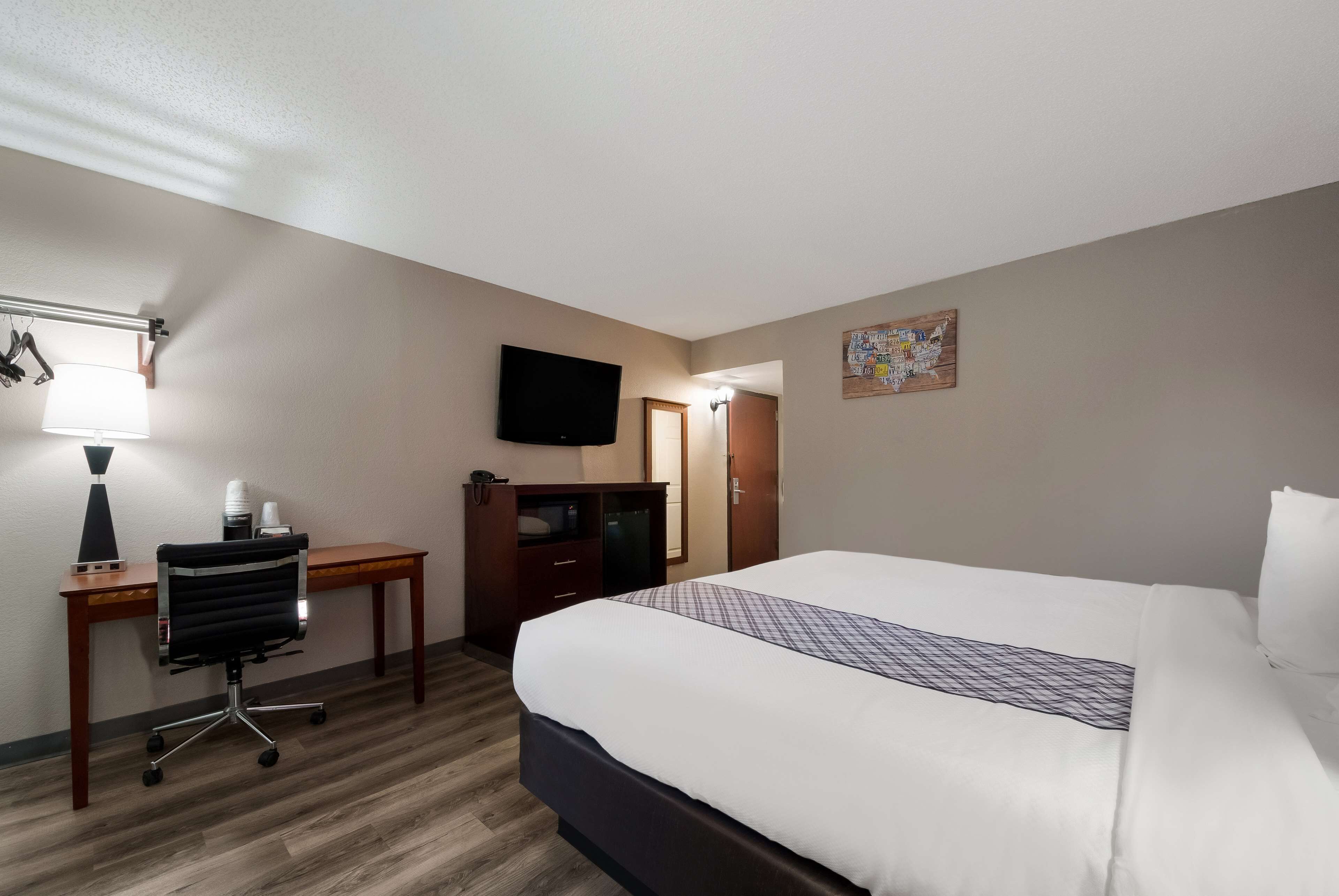 Photo - SureStay Plus Hotel by Best Western San Antonio North